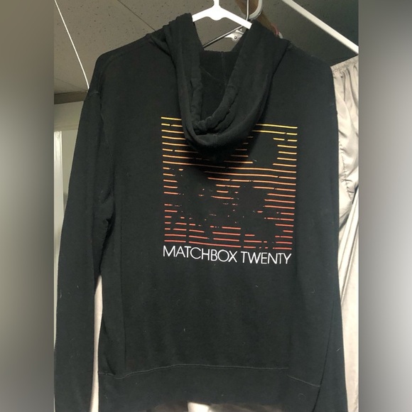 Womens Matchbox Twenty Zip Up Hoodie.Size Medium .Black in color .Logo on back. - Picture 3 of 5